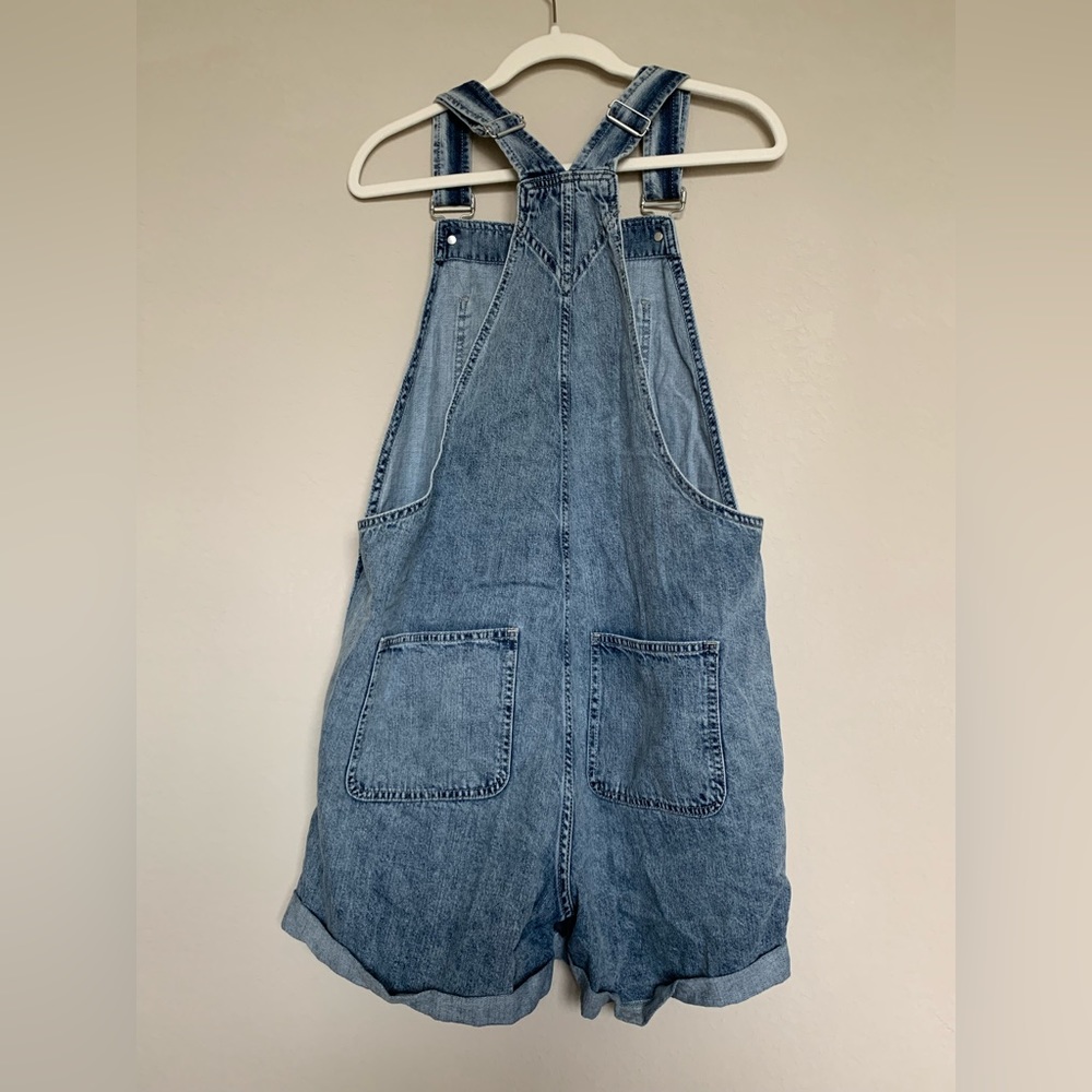 GAP Light Wash Shortalls - Picture 2 of 3